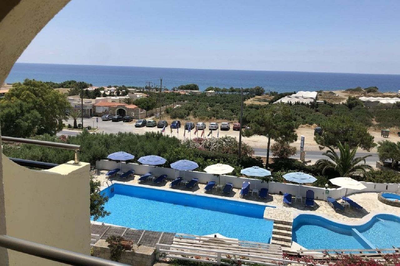 Blue Sky Hotel コウトソウナリ エクステリア 写真